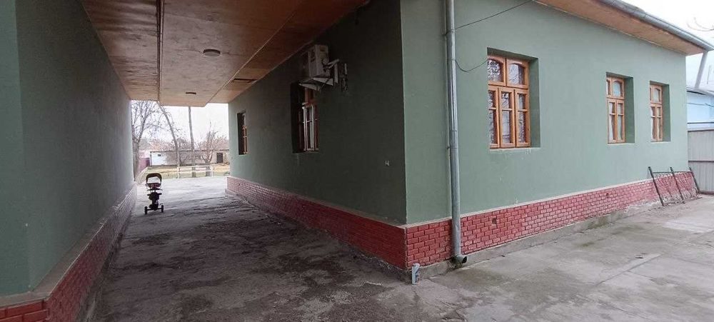 10-xonali uy, 1100 m², Guliston, sotuvga