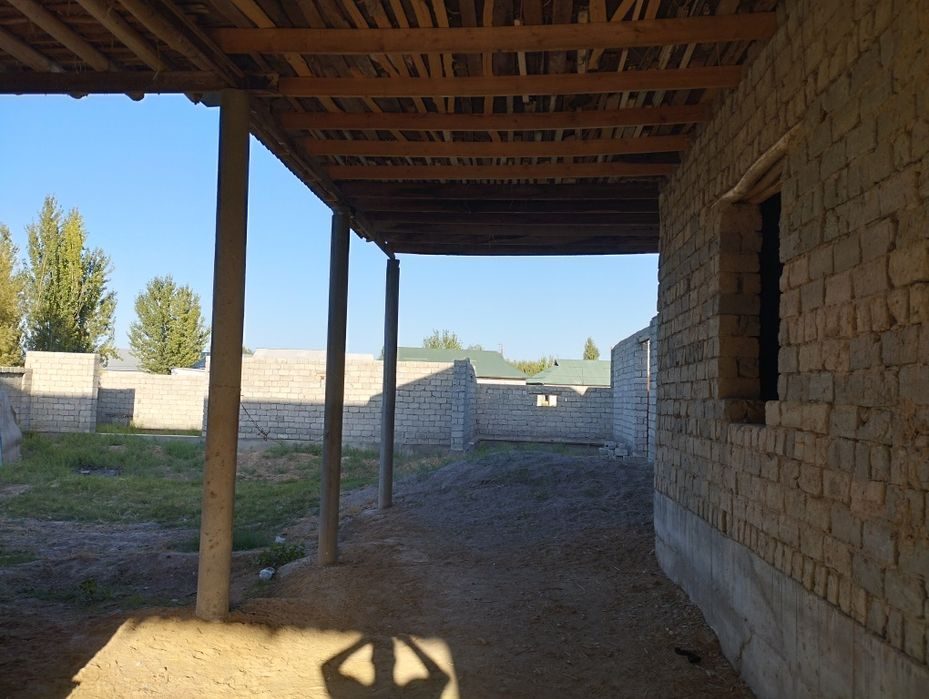 10-xonali uy, 600 m², Guliston, sotuvga