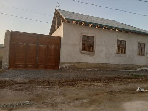 Guliston Chuqursoyda srochnaga uy sotiladi