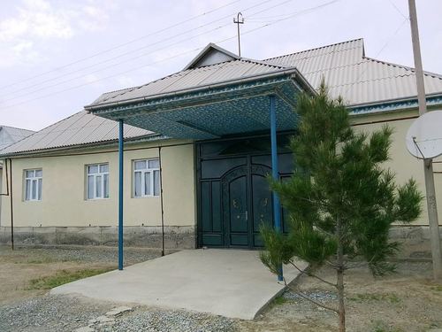 Guliston tumani 12sotixli hovlili uy