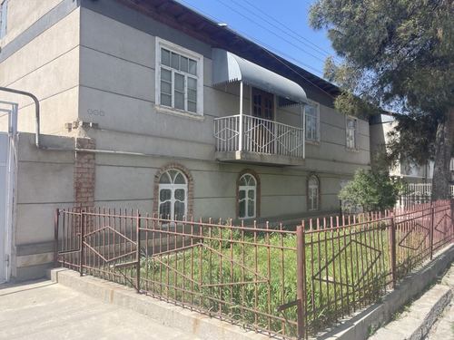10-xonali uy, 1200 m²