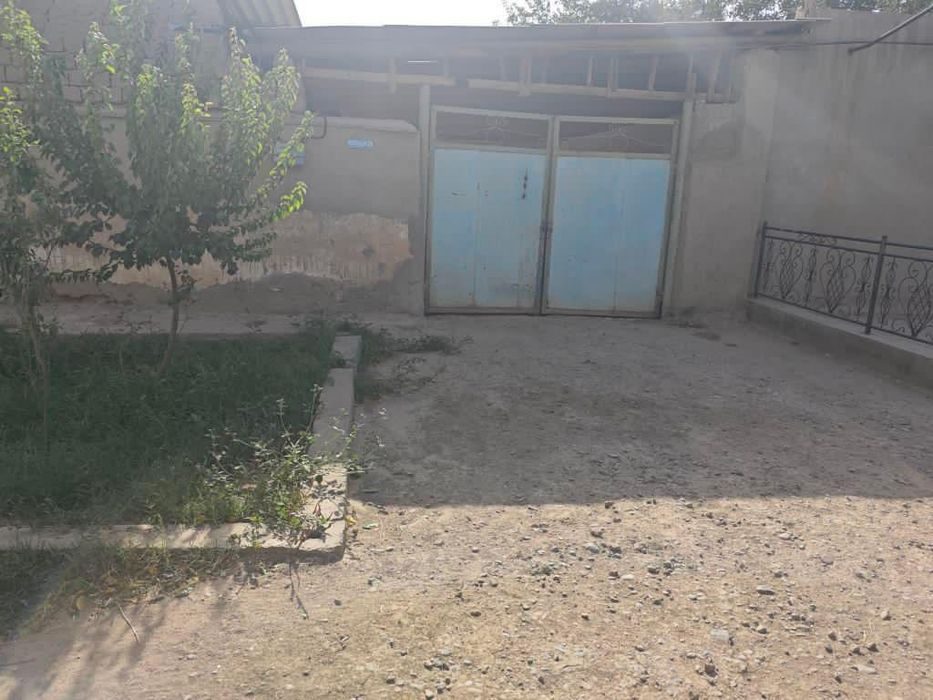 3-room house, 1800 m², Karshi, for sale