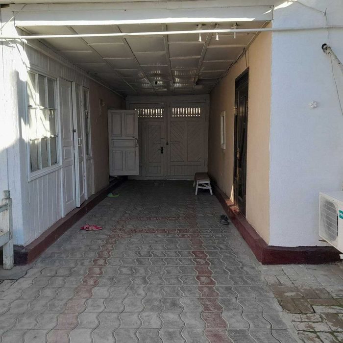 8-room house, 600 m², Karshi, for sale