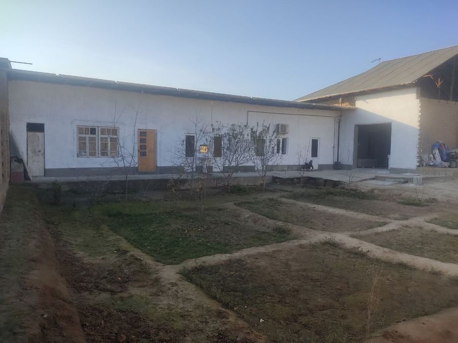 3-xonali uy, 650 m², Qarshi, sotuvga