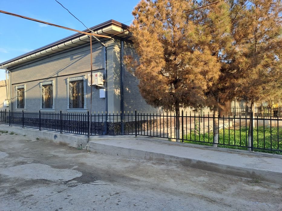 5-xonali uy, 300 m², Qarshi, sotuvga