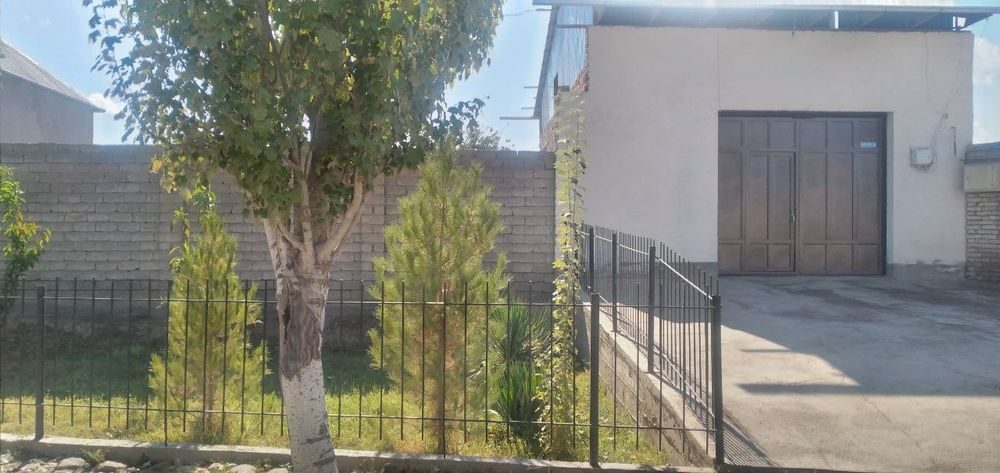 4-room cottage, 800 m², Karshi, for sale