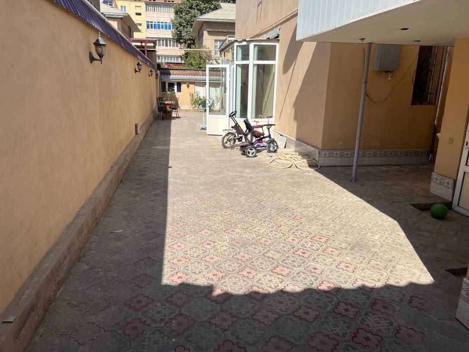 5-xonali uy, 200 m², Qarshi, sotuvga