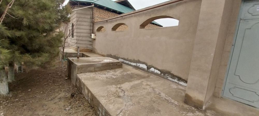 9-room cottage, 800 m², Karshi, for sale