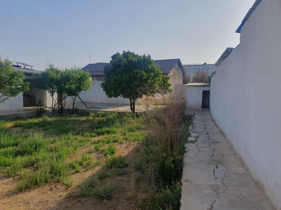 6-xonali uy, 900 m², Qarshi, sotuvga