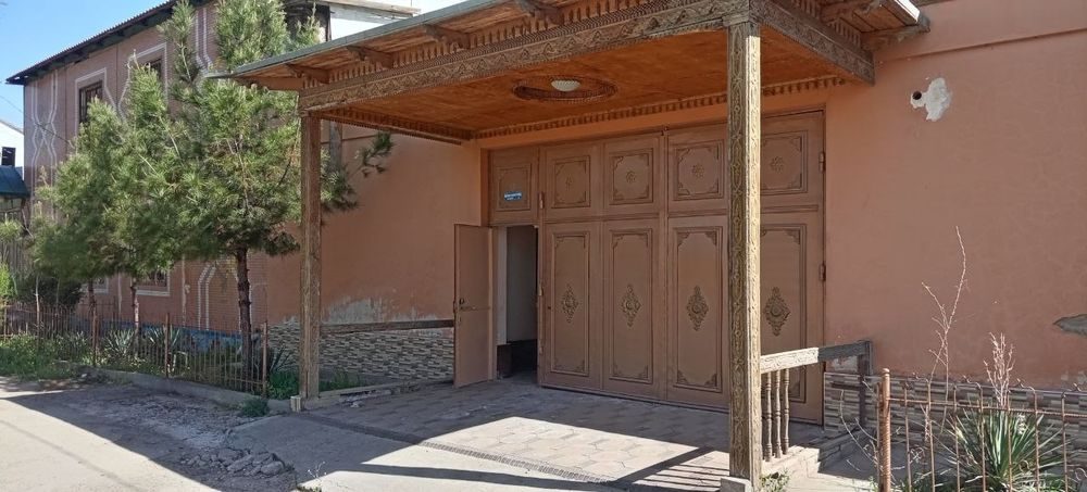 10-xonali uy, 250 m², Qarshi, sotuvga