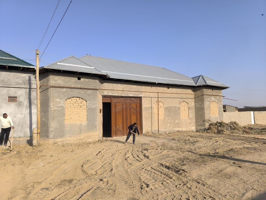 8-xonali uy, 600 m², Qarshi, sotuvga