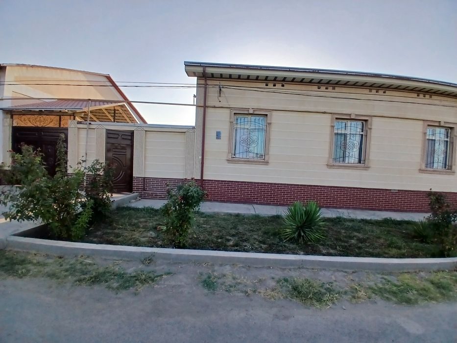 5-room cottage, 6 m², Karshi, for sale