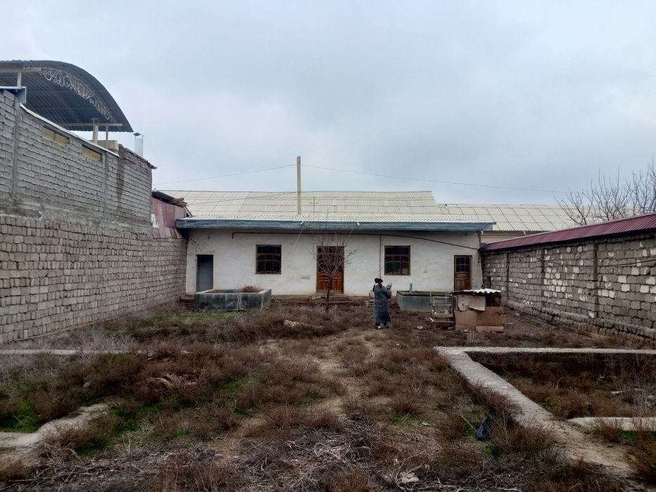 2-room house, 40 m², Karshi, for sale