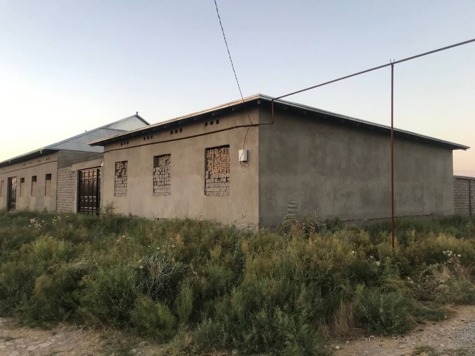 5-room cottage, 12 m², Karshi, for sale