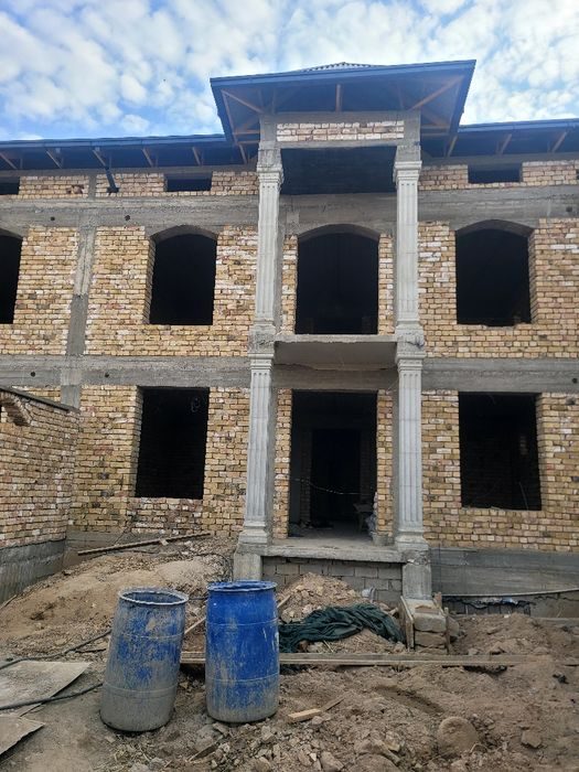 5-xonali uy, 200 m², Qarshi, sotuvga