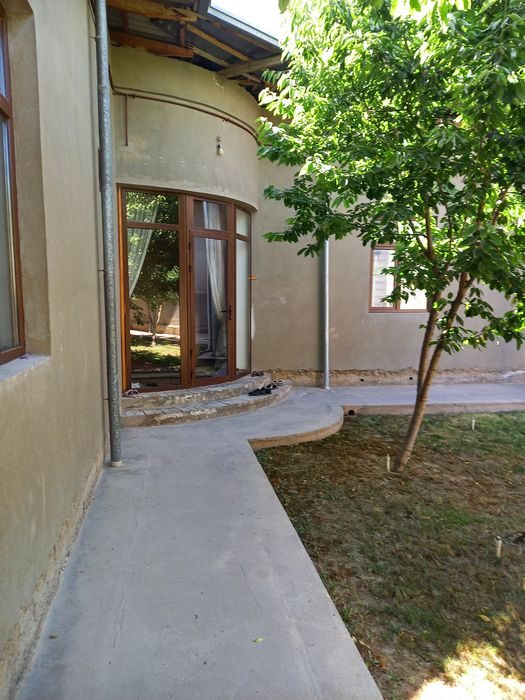 10-xonali uy, 900 m², Qarshi, sotuvga