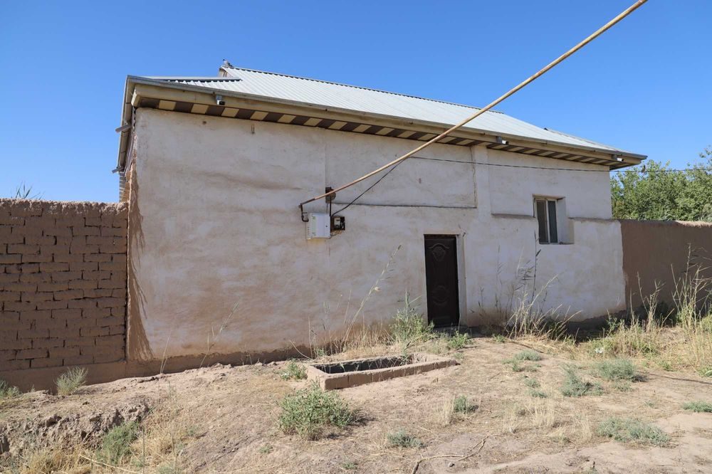 6-room house, 2500 m², Karshi, for sale