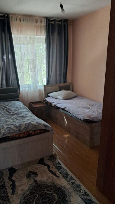 4-xonali kvartira, 90 m²