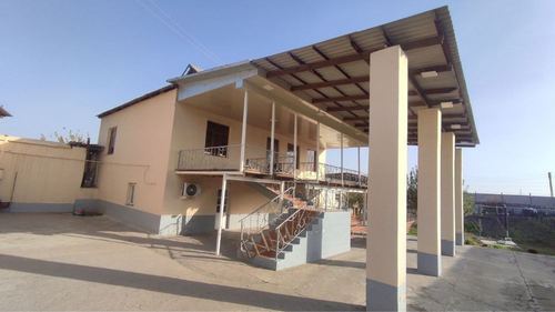 9-room house, 12 m²