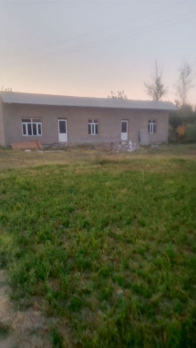 5 sotk 4 hona iborat  vreminka karopka holati 300 milon sum kelishilad