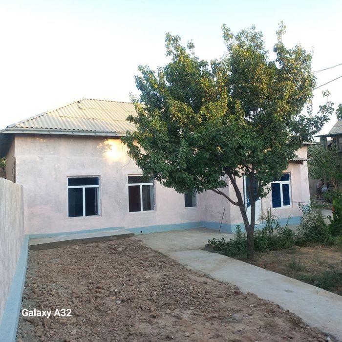 5-room house, 5 m², Яккабаг, for sale