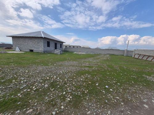 Yer maydoni 15 sotix, 80 m² vaqtinchalik bino bilan