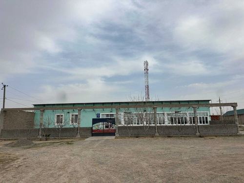 СРОЧНО  Чойхона сотилади  катта майдони билан Сув, свет, газ бор