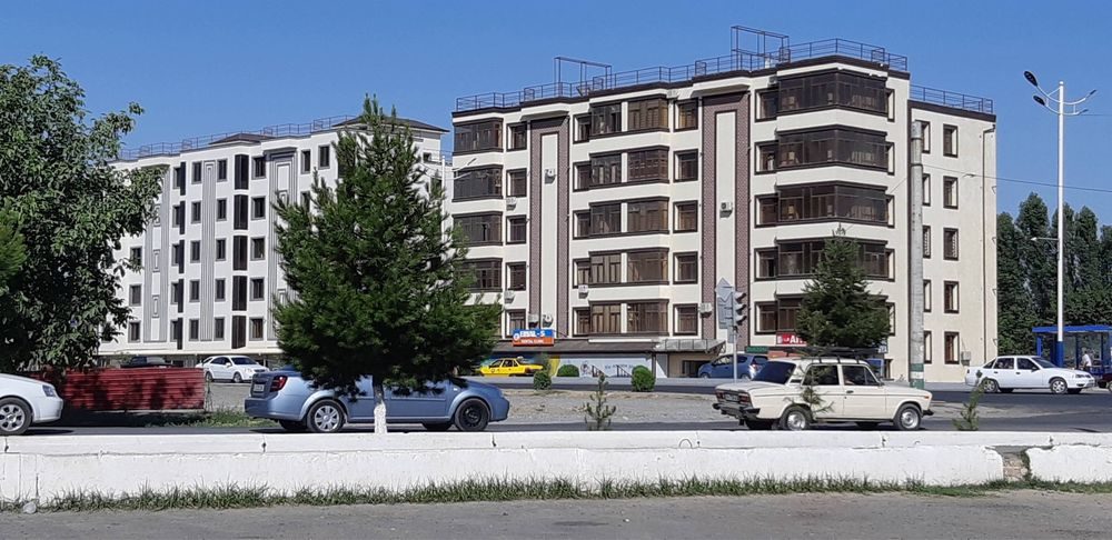 3-комнатная квартира, 56.96 м², Джизак, на продажу