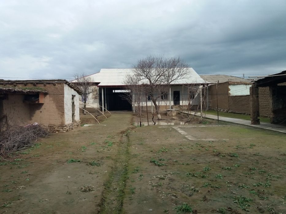 6-комнатный коттедж, 840 м², Голиблар, на продажу