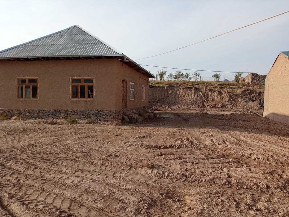 4-комнатный дом, 600 м², Джизак, на продажу