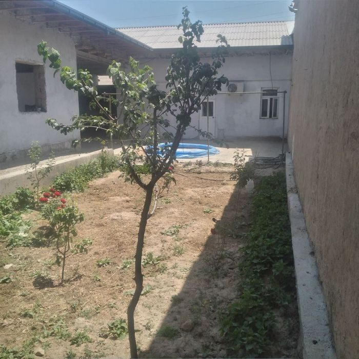 7-комнатный дом, 10 м², Джизак, на продажу