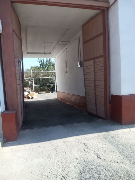 4-комнатная часть дома, 700 м², Джизак, на продажу