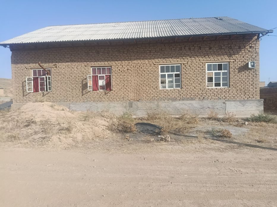 7-комнатный дом, 20 м², Джизак, на продажу