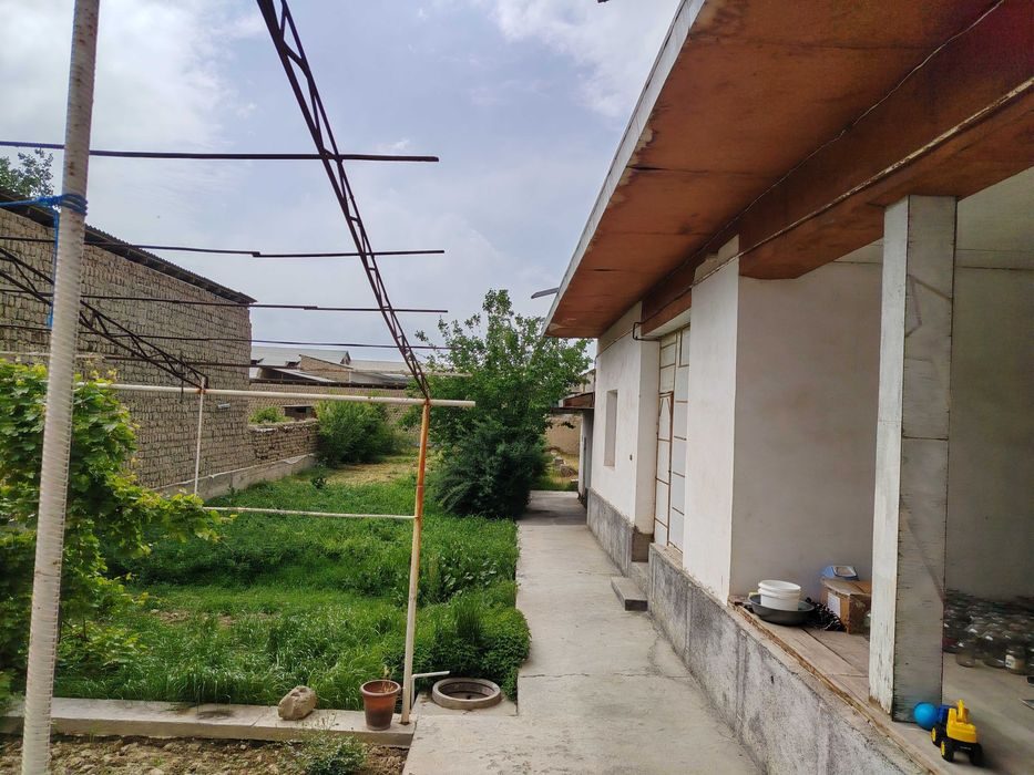3-комнатная часть дома, 700 м², Джизак, на продажу