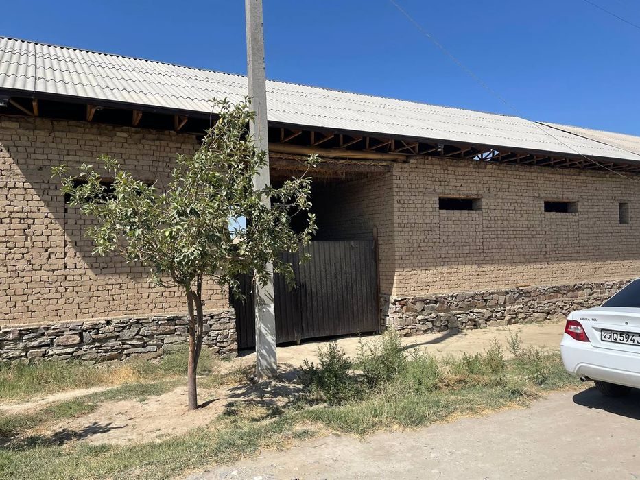 8-комнатный дом, 900 м², Джизак, на продажу