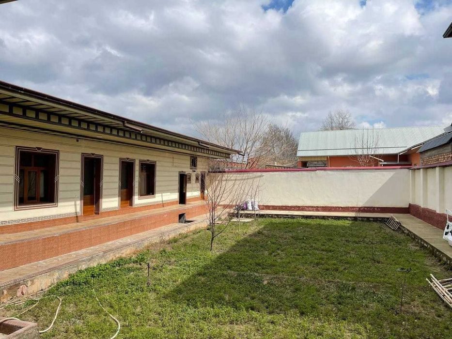 8-комнатный дом, 600 м², Джизак, на продажу