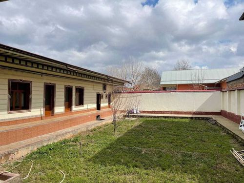 8-комнатный дом, 600 м²