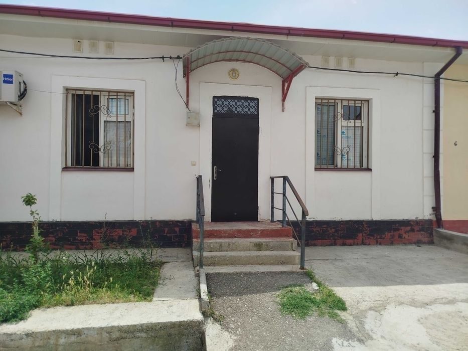 3-комнатный коттедж, 200 м², Джизак, на продажу