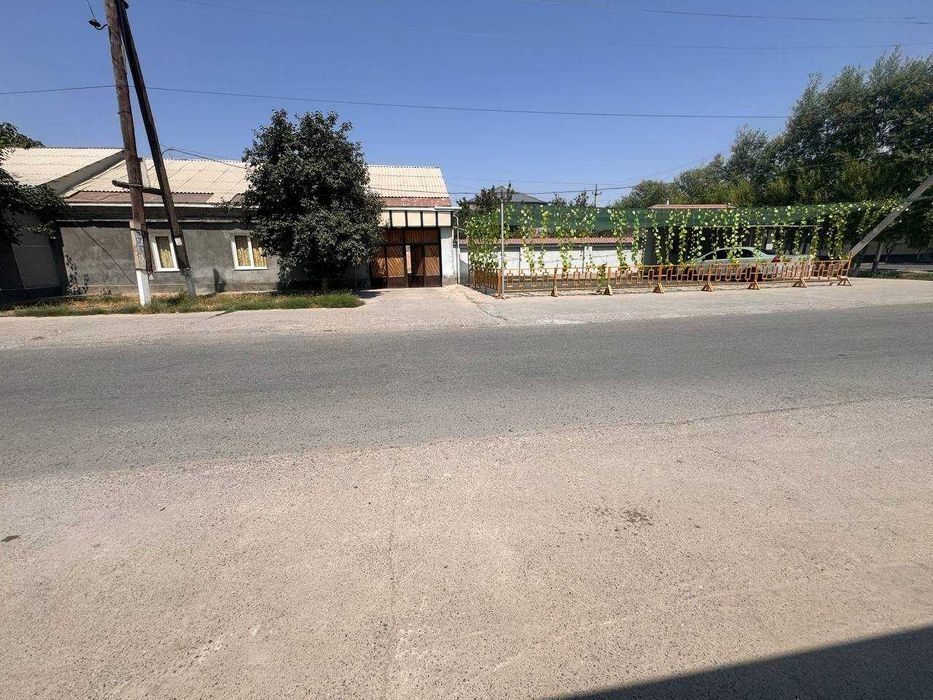 6-комнатный дом, 900 м², Джизак, на продажу