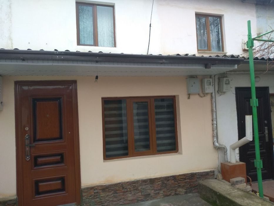 8-комнатный коттедж, 4 м², Джизак, на продажу