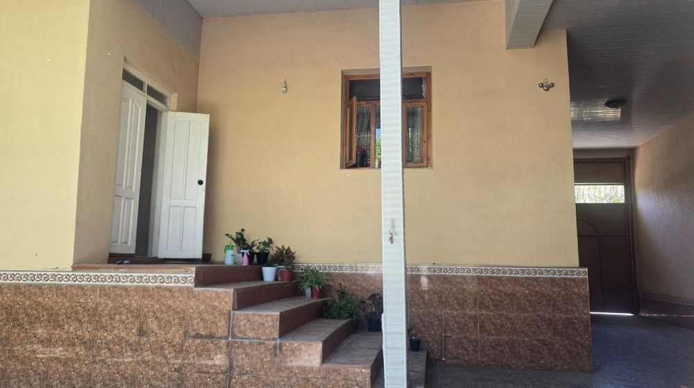 8-комнатный дом, 600 м², Джизак, на продажу