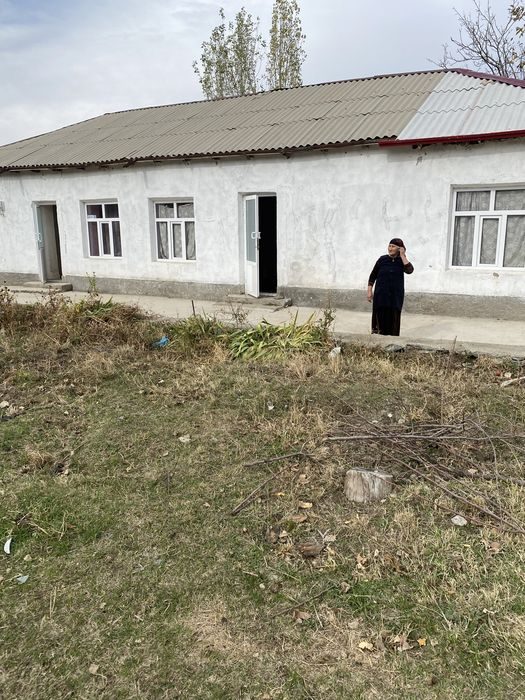 4-комнатный коттедж, 140 м², Джизак, на продажу