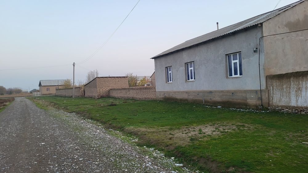 4-комнатный дом, 100 м², Джизак, на продажу