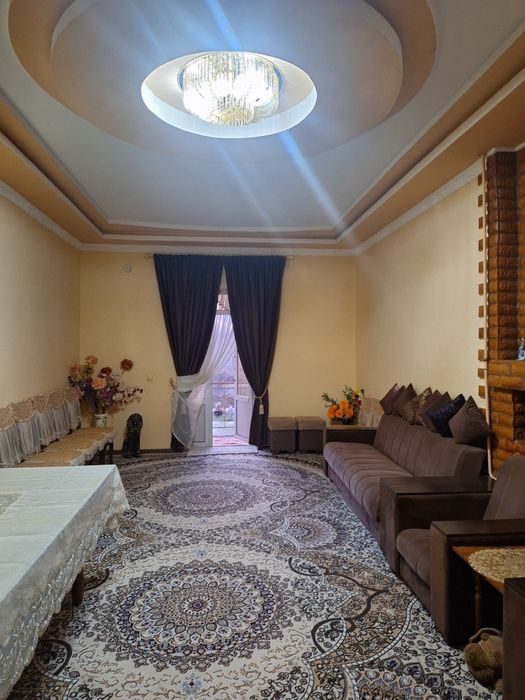 6-комнатная часть дома, 700 м², Джизак, на продажу