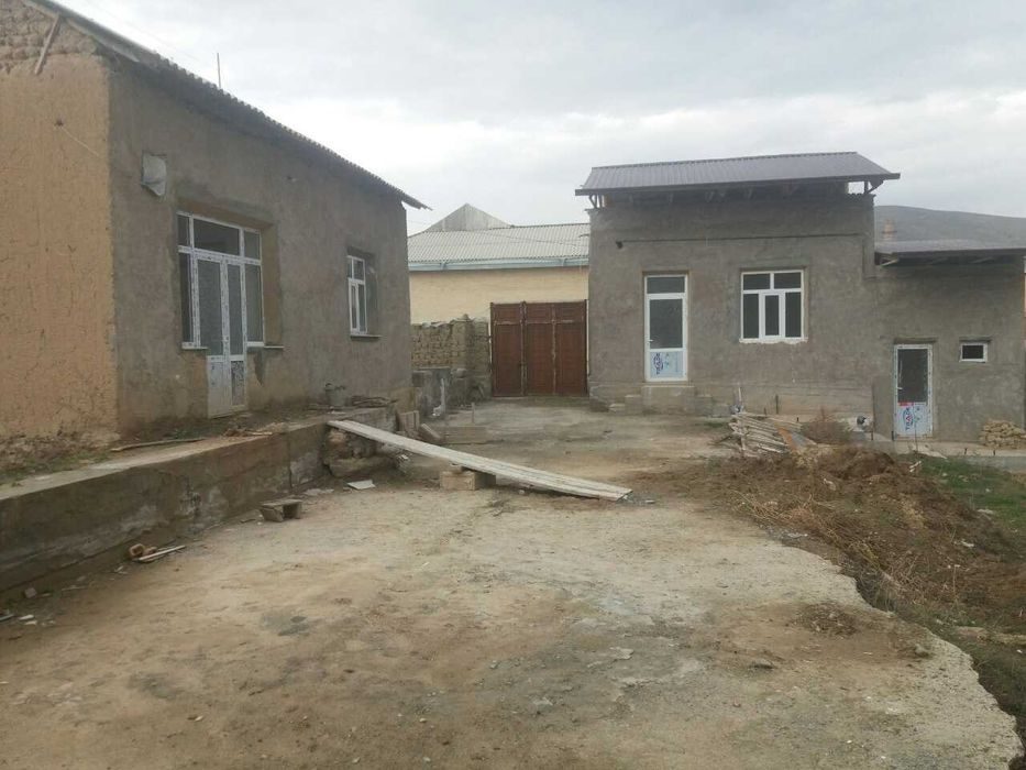 4-комнатный дом, 900 м², Джизак, на продажу