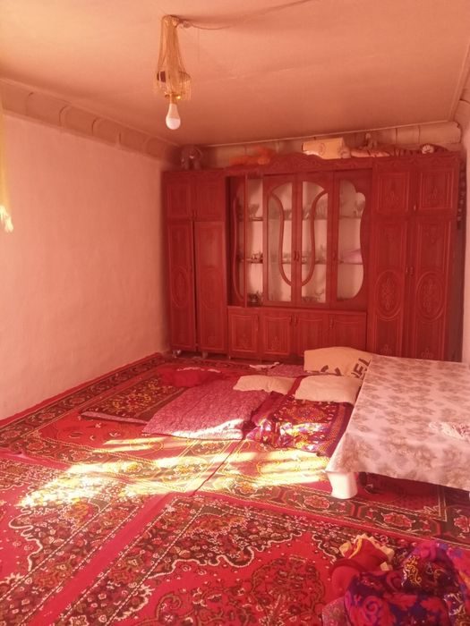 5-комнатный дом, 2400 м², Джизак, на продажу