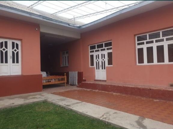 6-комнатная часть дома, 800 м², Джизак, на продажу
