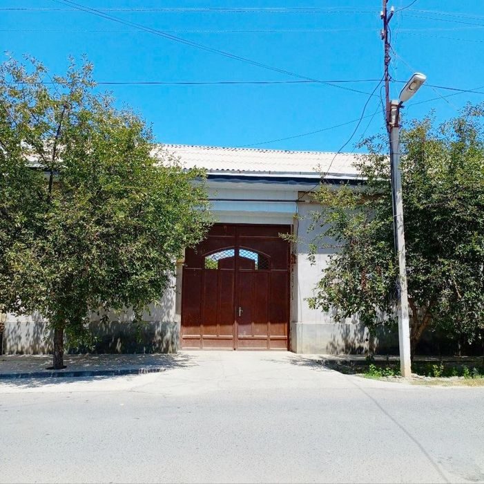 5-комнатный дом, 1 м², Джизак, на продажу