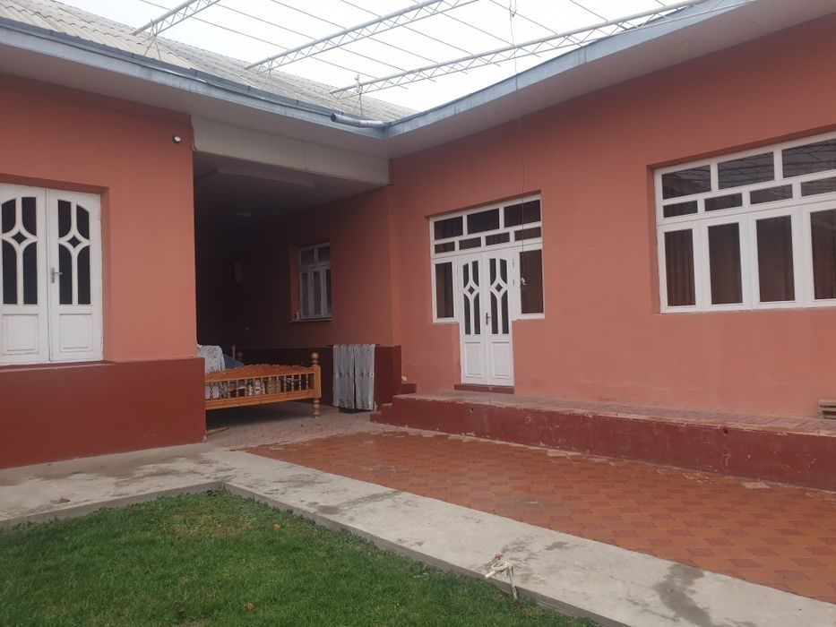 4-комнатный дом, 800 м², Джизак, на продажу