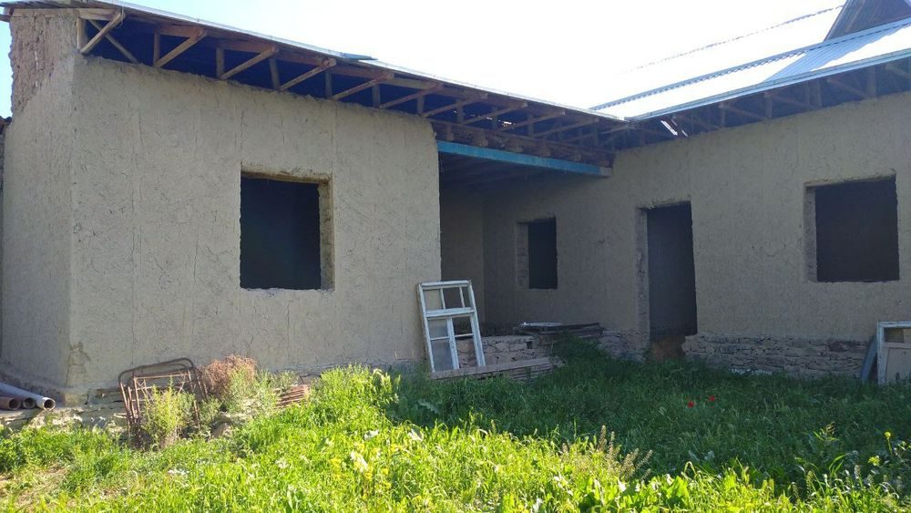 6-комнатный дом, 6.5 м², Джизак, на продажу